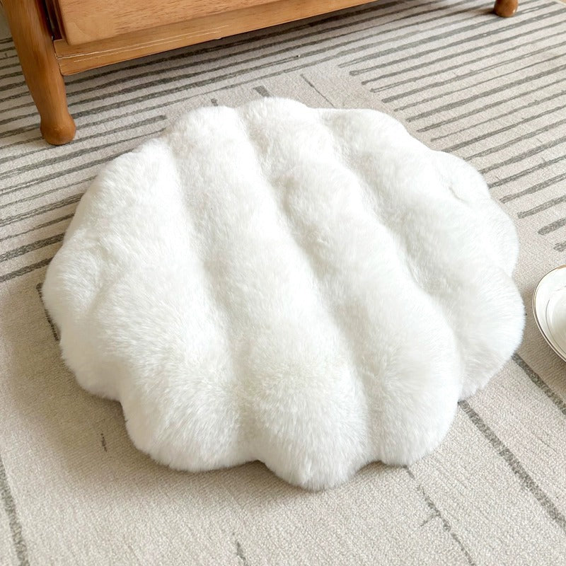 White Plush Round Cat Mat - Soft Faux Fur Sleeping Pad (40cm Diameter)