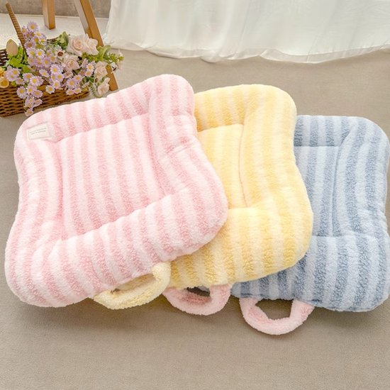 Cat Bed - Pet Mat - Soft and Warm Sleeping Mat for Cats and Small Pets, Comfortable and Cozy - Suitable for All Pets (Pink, S: 40 * 50cm)